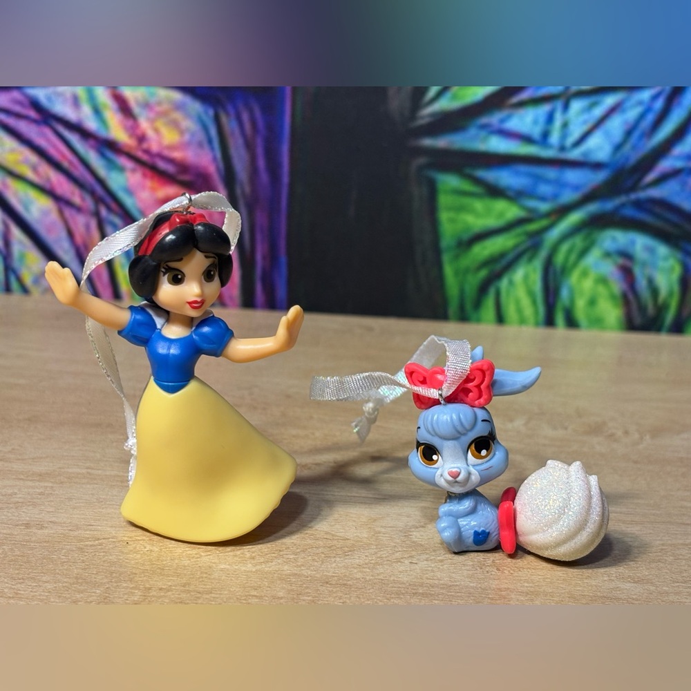 Disney Palace Pets Whisker Haven Snow Whites Bunny Berry Christmas Ornament